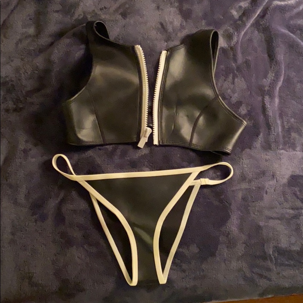 Black Hoaka Bikini